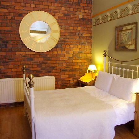 Crown House Suites Галифакс Экстерьер фото