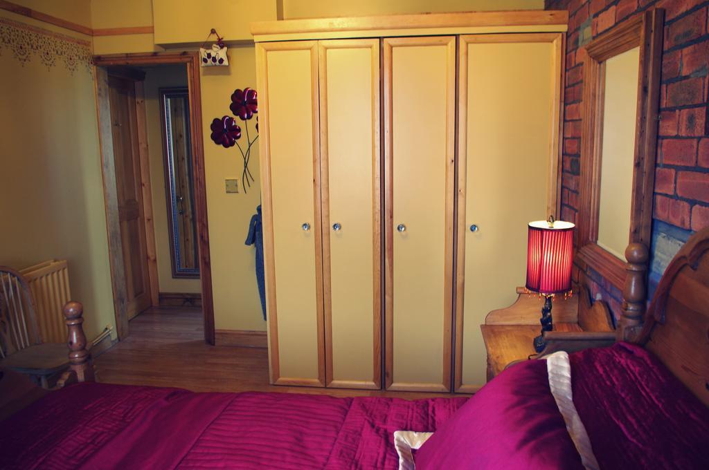 Crown House Suites Галифакс Номер фото