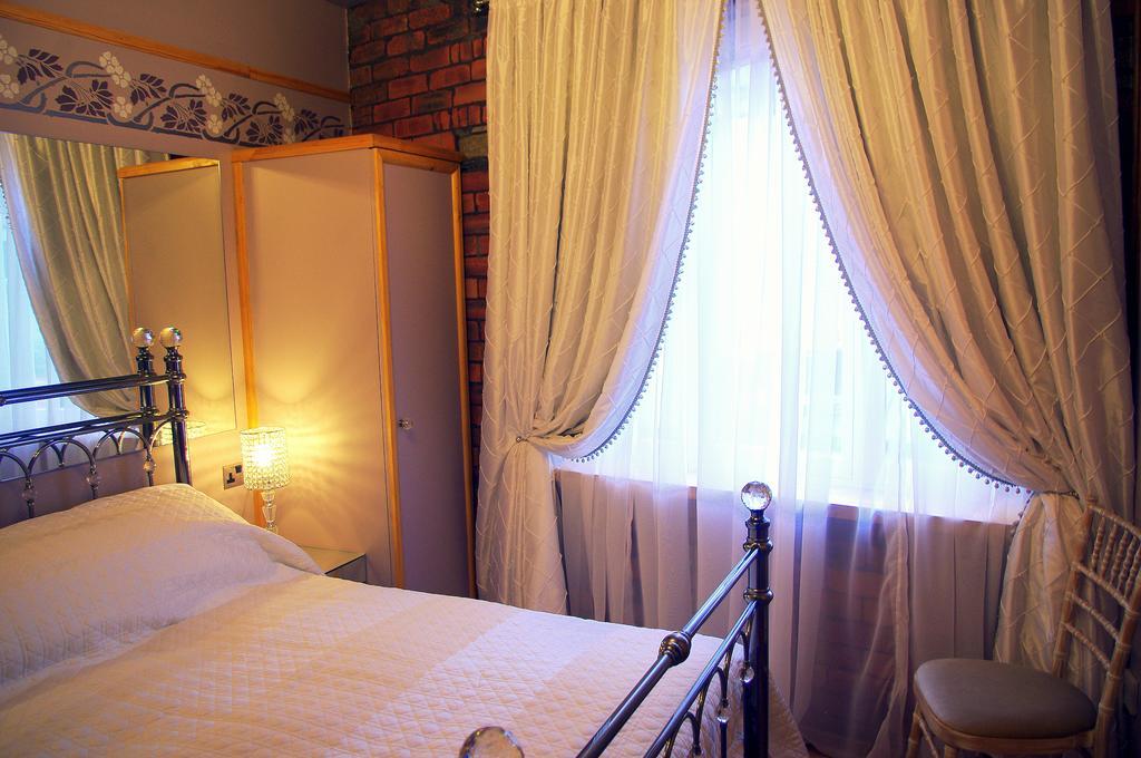 Crown House Suites Галифакс Номер фото